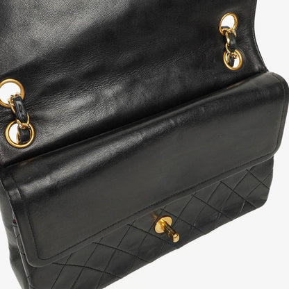 Chanel Vintage Classic Double Flap Tasche Medium aus schwarzem gestepptem Lammleder mit 24K vergoldeter Hardware