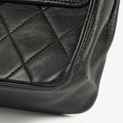 Chanel Medium Classic Vintage Double Flap Tasche aus schwarzem gestepptem Lammleder mit 24K vergoldeter Hardware