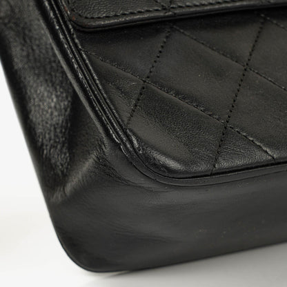 Chanel Medium Classic Vintage Double Flap Tasche aus schwarzem gestepptem Lammleder mit 24K vergoldeter Hardware