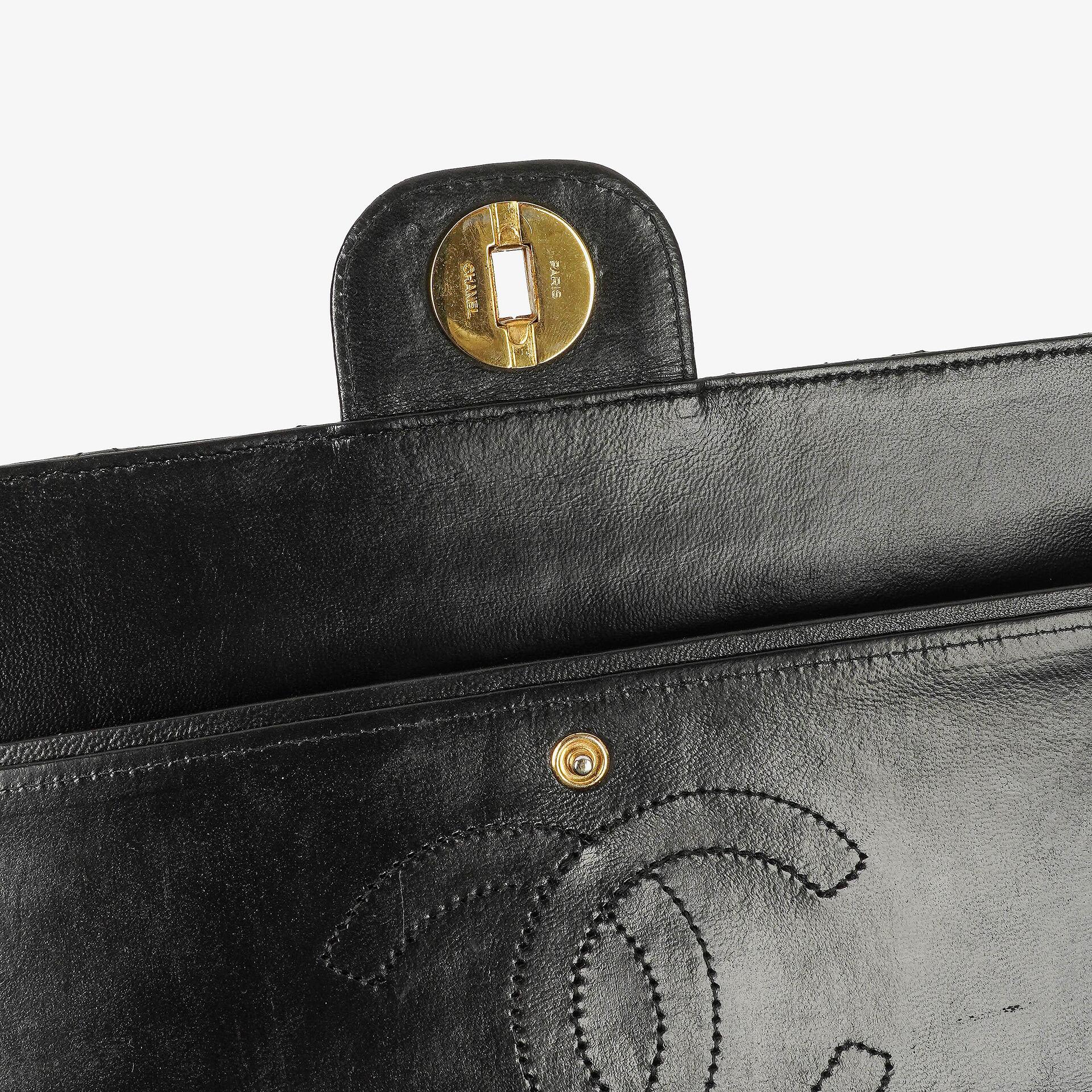 Chanel Medium Classic Vintage Double Flap Tasche aus schwarzem gestepptem Lammleder mit 24K vergoldeter Hardware