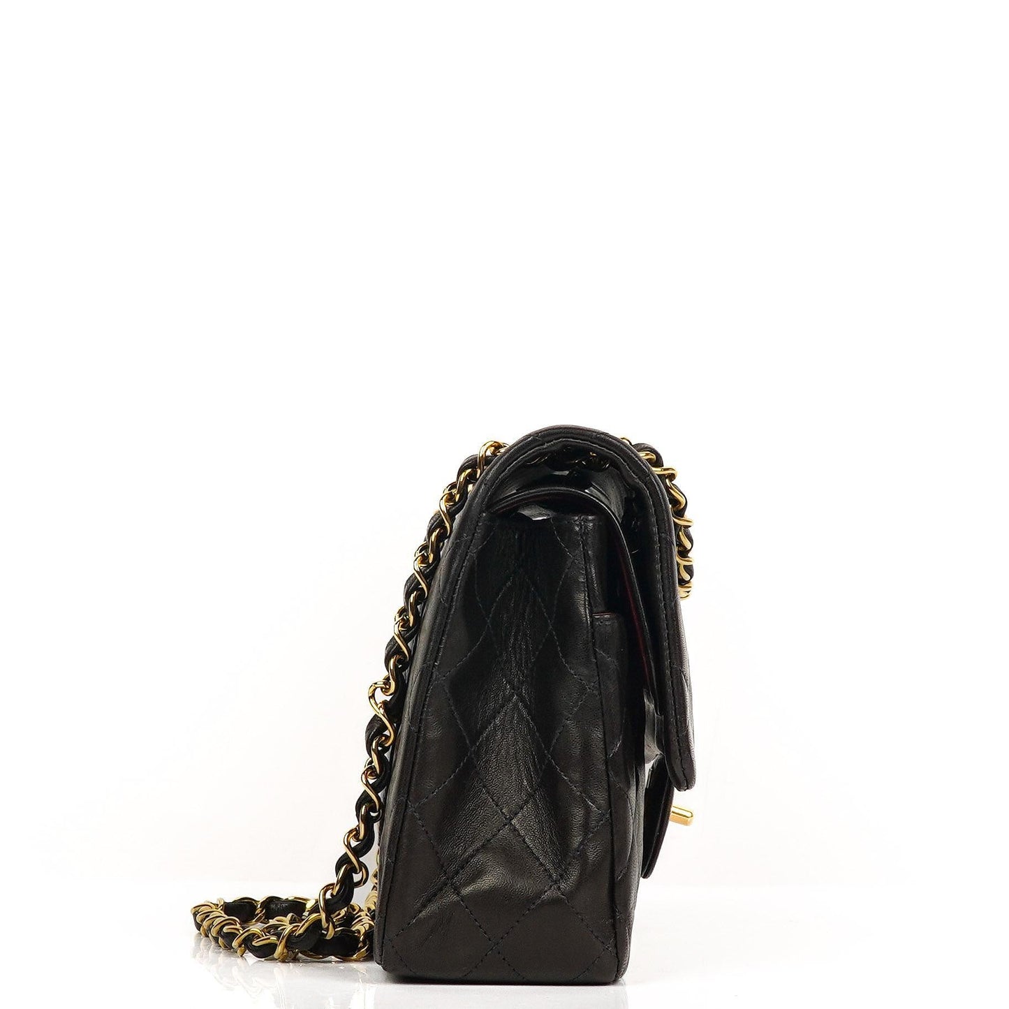 Chanel Mittelgroße Klassische Vintage Doppelklappen Tasche Schwarze gesteppte Lammleder mit 24K vergoldeten Beschlägen Sehr gut