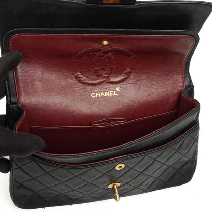 Chanel Mittelgroße Classic Vintage Double Flap Tasche Schwarze gesteppte Lammleder mit 24K vergoldeten Beschlägen