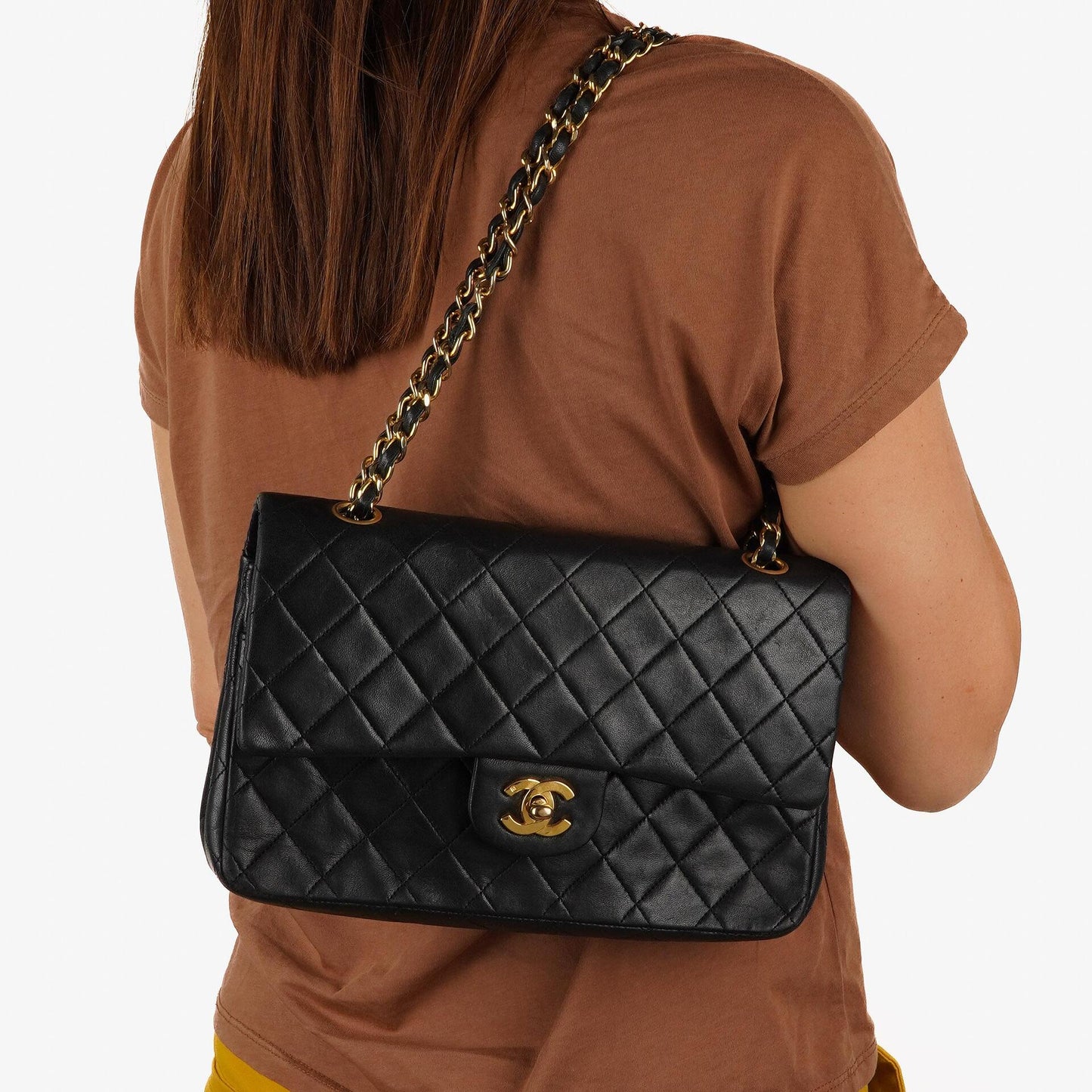 Chanel Mittelgroße Classic Vintage Double Flap Tasche Schwarze gesteppte Lammleder mit 24K vergoldeten Beschlägen