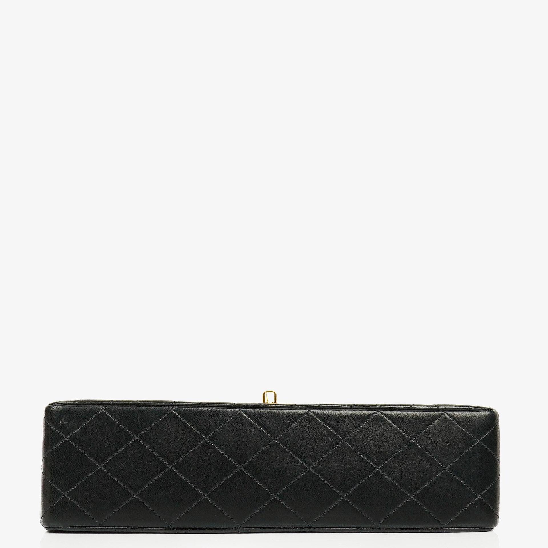 Chanel Medium Classic Vintage Double Flap Tasche aus schwarzem gestepptem Lammleder mit 24K vergoldeter Hardware
