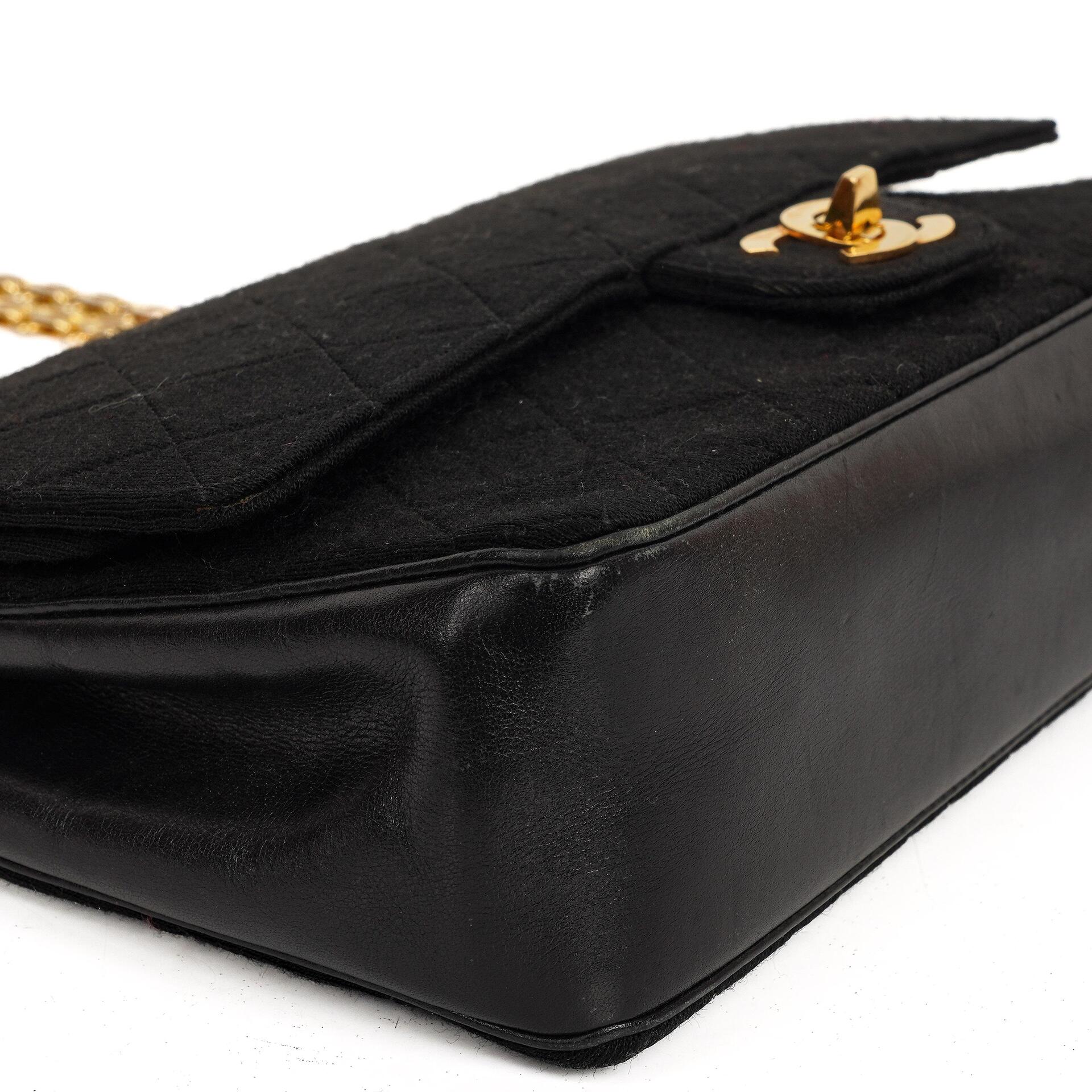 Chanel Medium Classic Vintage Doppelklappen Tasche Schwarz gesteppte Jersey und Leder mit 24K Goldplattierten Beschlägen und Mademoiselle Kette