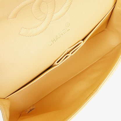 Chanel Medium Classic Vintage Doppelklappentasche aus gestepptem Lammleder in Neutralbeige mit 24K vergoldeten Beschlägen