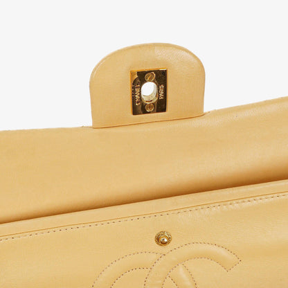 Chanel Medium Classic Vintage Doppelklappentasche aus gestepptem Lammleder in Neutralbeige mit 24K vergoldeten Beschlägen