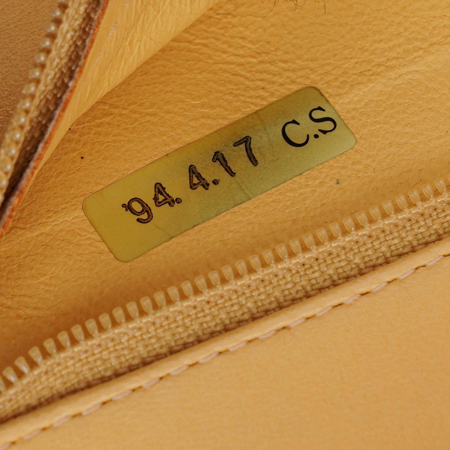 Chanel Medium Classic Vintage Doppelklappentasche aus gestepptem Lammleder in Neutralbeige mit 24K vergoldeten Beschlägen