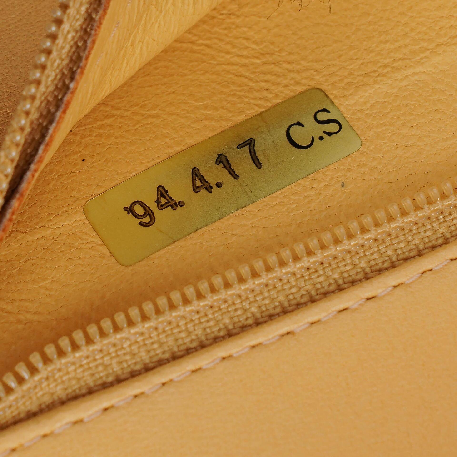Chanel Medium Classic Vintage Doppelklappentasche aus gestepptem Lammleder in Neutralbeige mit 24K vergoldeten Beschlägen