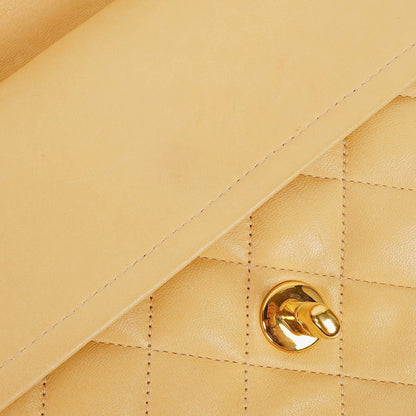 Chanel Medium Classic Vintage Doppelklappentasche aus gestepptem Lammleder in Neutralbeige mit 24K vergoldeten Beschlägen