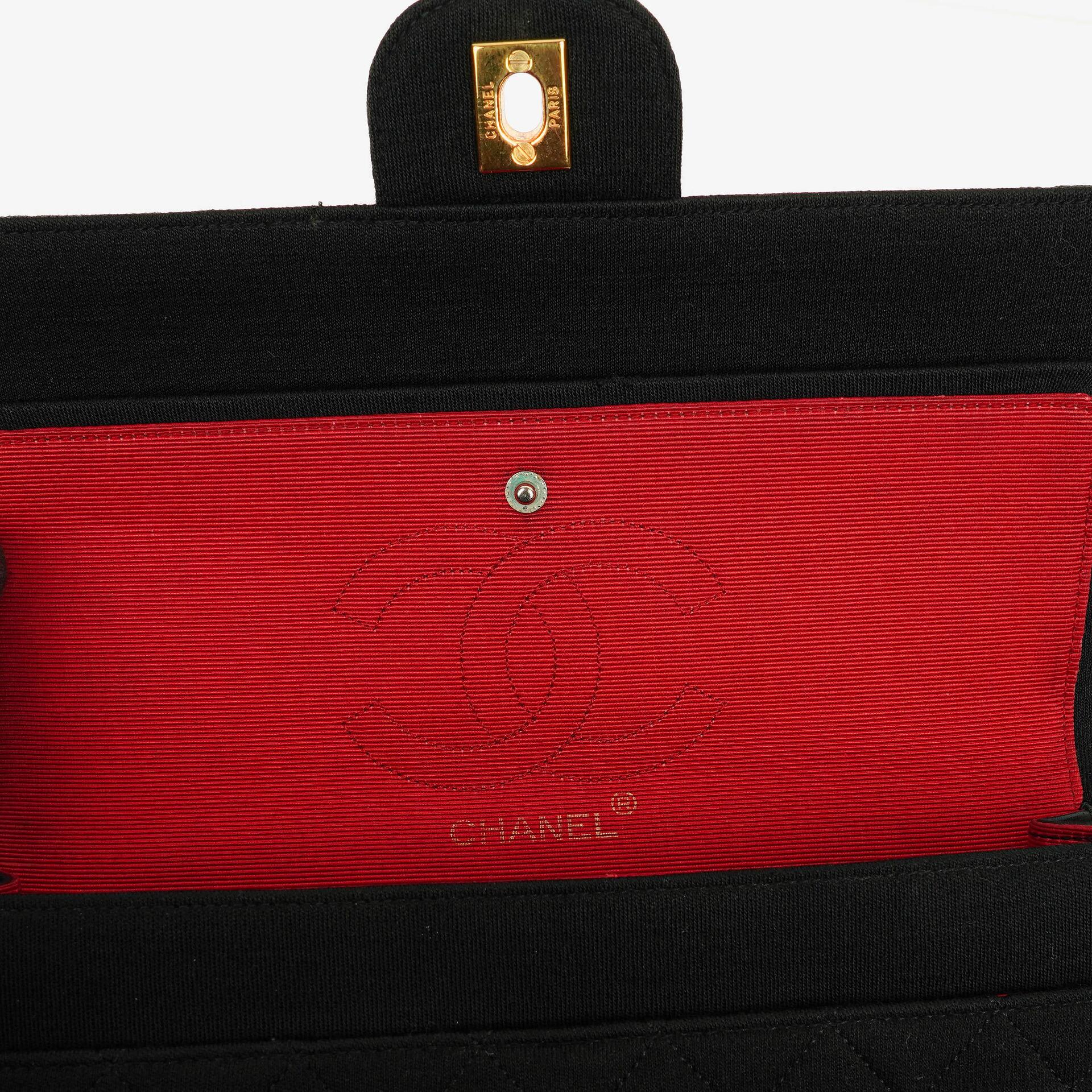 Chanel Medium Classic Vintage Double Flap Bag aus gestepptem Lammleder und Jersey mit 24K goldbeschichteter Hardware