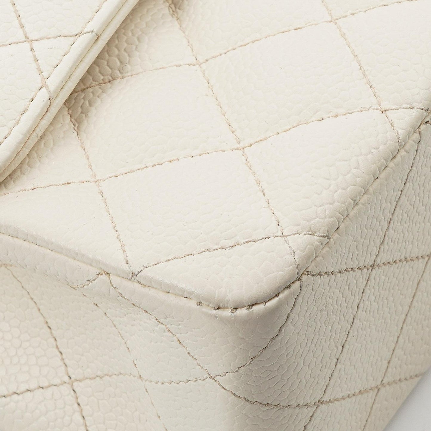 Chanel Medium Classic Vintage Doppelklapptasche Weiß Gequiltetes Kaviarleder 24K Champagner Goldbeschichtetes Hardware
