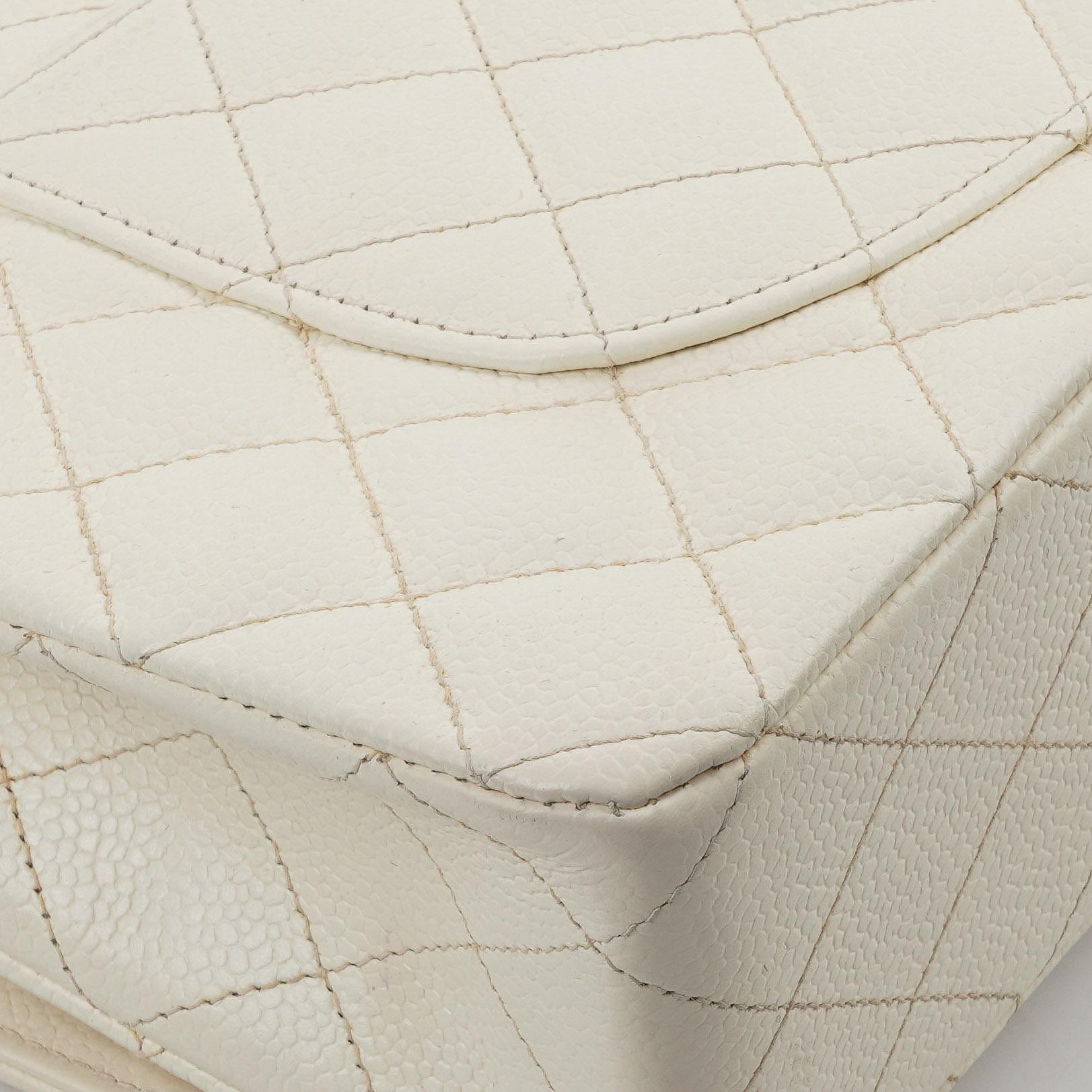 Chanel Medium Classic Vintage Doppelklapptasche Weiß Gequiltetes Kaviarleder 24K Champagner Goldbeschichtetes Hardware