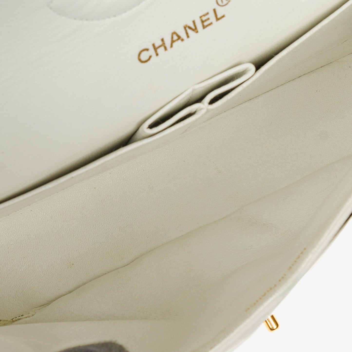 Chanel mittelgroße Classic Vintage Double Flap Tasche aus weißem gestepptem Lammleder mit 24K vergoldeter Hardware