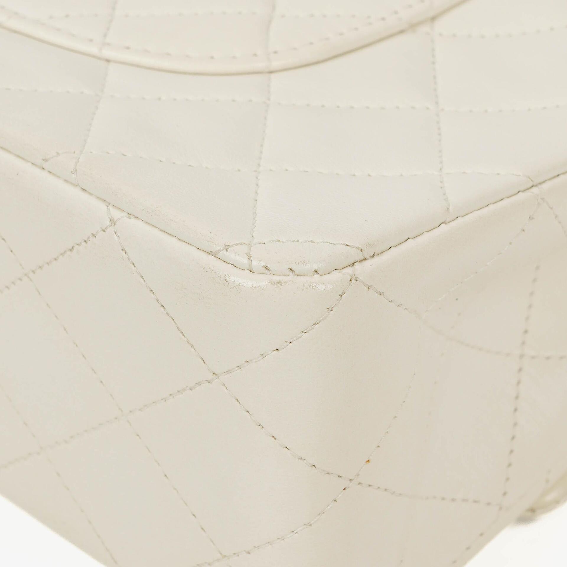 Chanel Medium Classic Vintage Double Flap Tasche aus weißem gestepptem Lammleder mit 24K vergoldeten Beschlägen