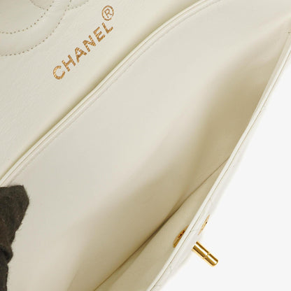 Chanel Medium Classic Vintage Double Flap Tasche aus weißem gestepptem Lammleder mit 24K vergoldeten Beschlägen
