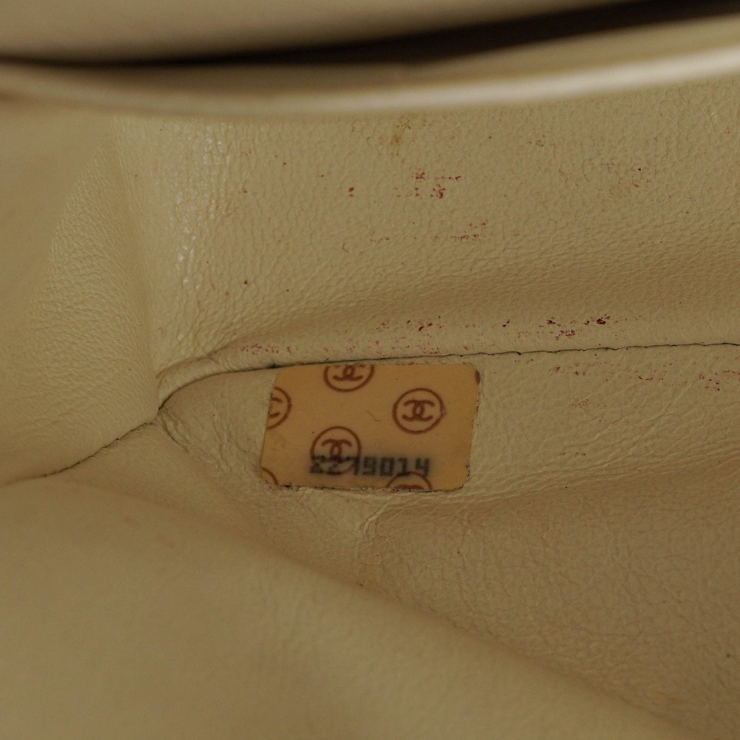 Chanel Mittelgroße Classic Vintage Double Flap Tasche aus gestepptem Lammleder in Weiß mit 24K vergoldeten Beschlägen