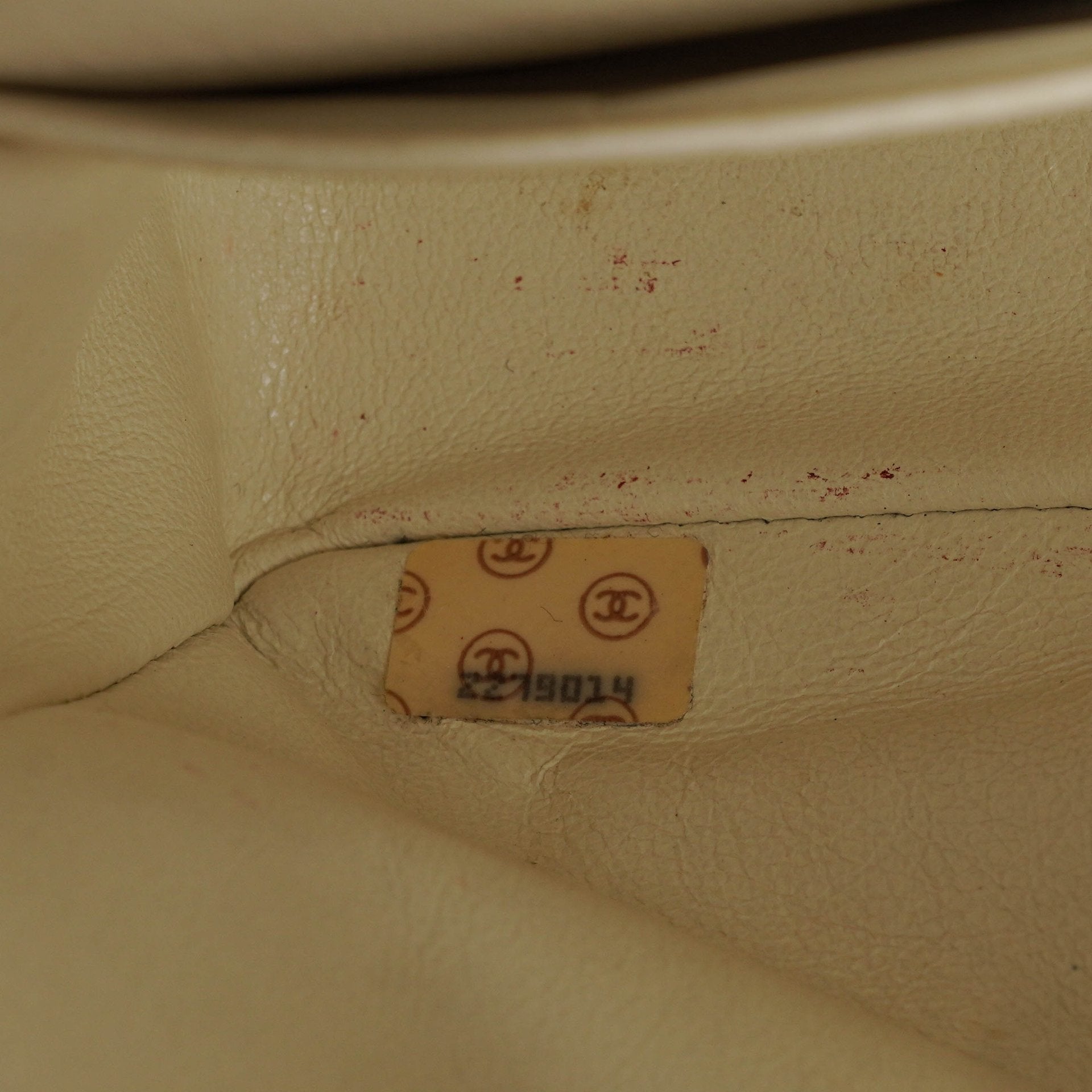 Chanel Mittelgroße Classic Vintage Double Flap Tasche aus gestepptem Lammleder in Weiß mit 24K vergoldeten Beschlägen