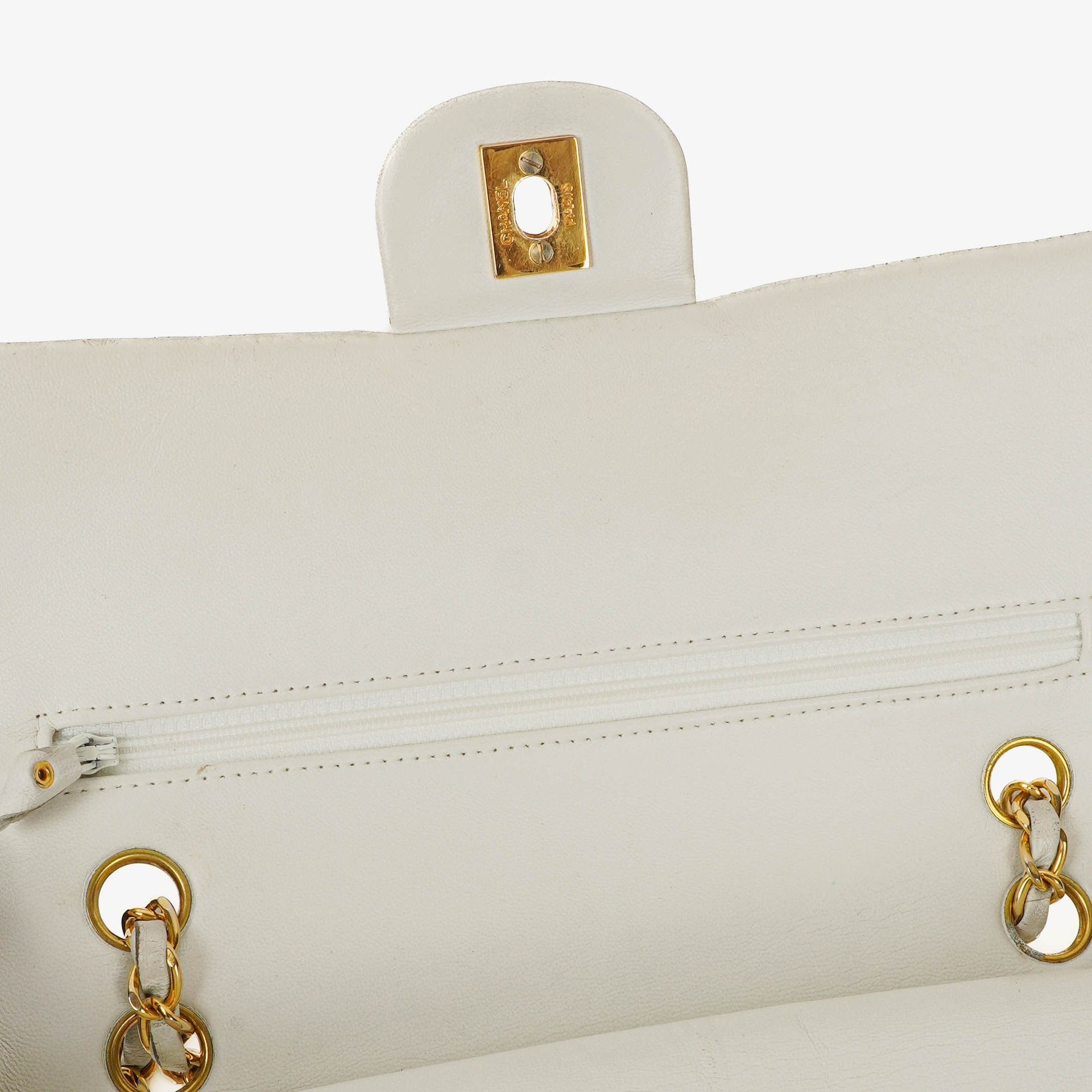 Chanel Mittelgroße Classic Vintage Double Flap Tasche aus gestepptem Lammleder in Weiß mit 24K vergoldeten Beschlägen
