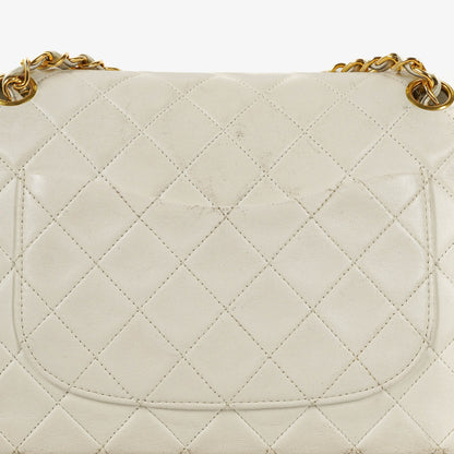 Chanel Mittelgroße Classic Vintage Double Flap Tasche aus gestepptem Lammleder in Weiß mit 24K vergoldeten Beschlägen