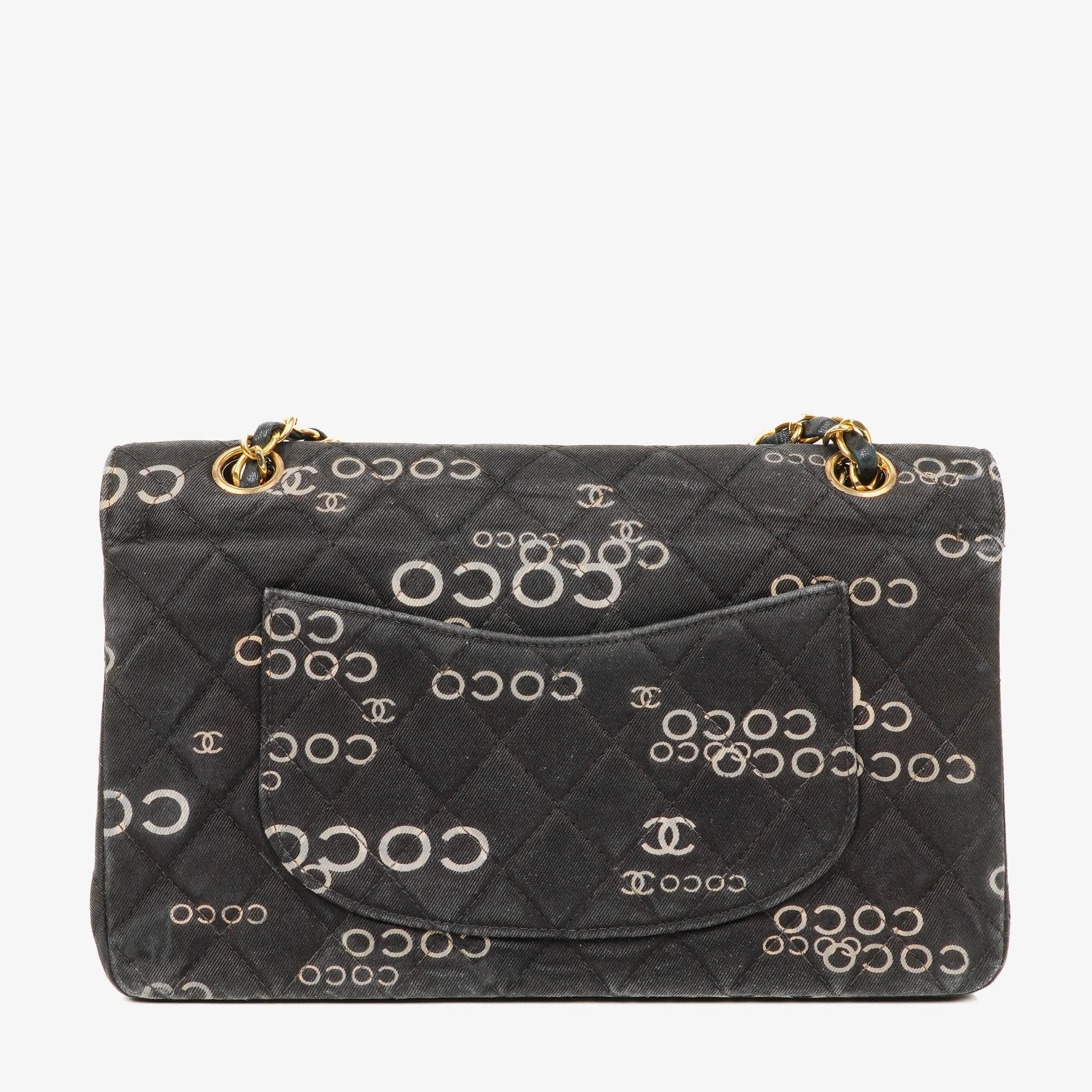 Chanel Coco Medium Double Flap Tasche aus gestepptem bedrucktem Canvas in Schwarz und Weiß