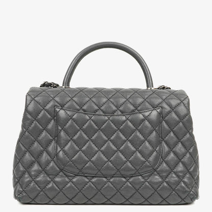 Chanel Medium Coco Handle Henkeltasche aus grauem gestepptem Caviar Leder