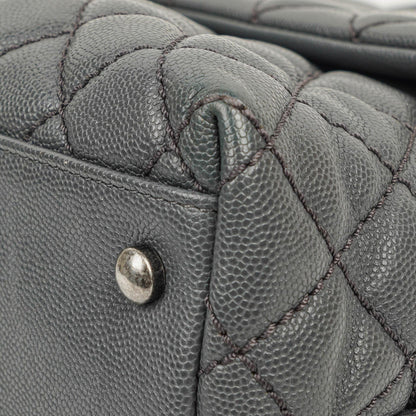 Chanel Medium Coco Handle Henkeltasche aus grauem gestepptem Caviar Leder