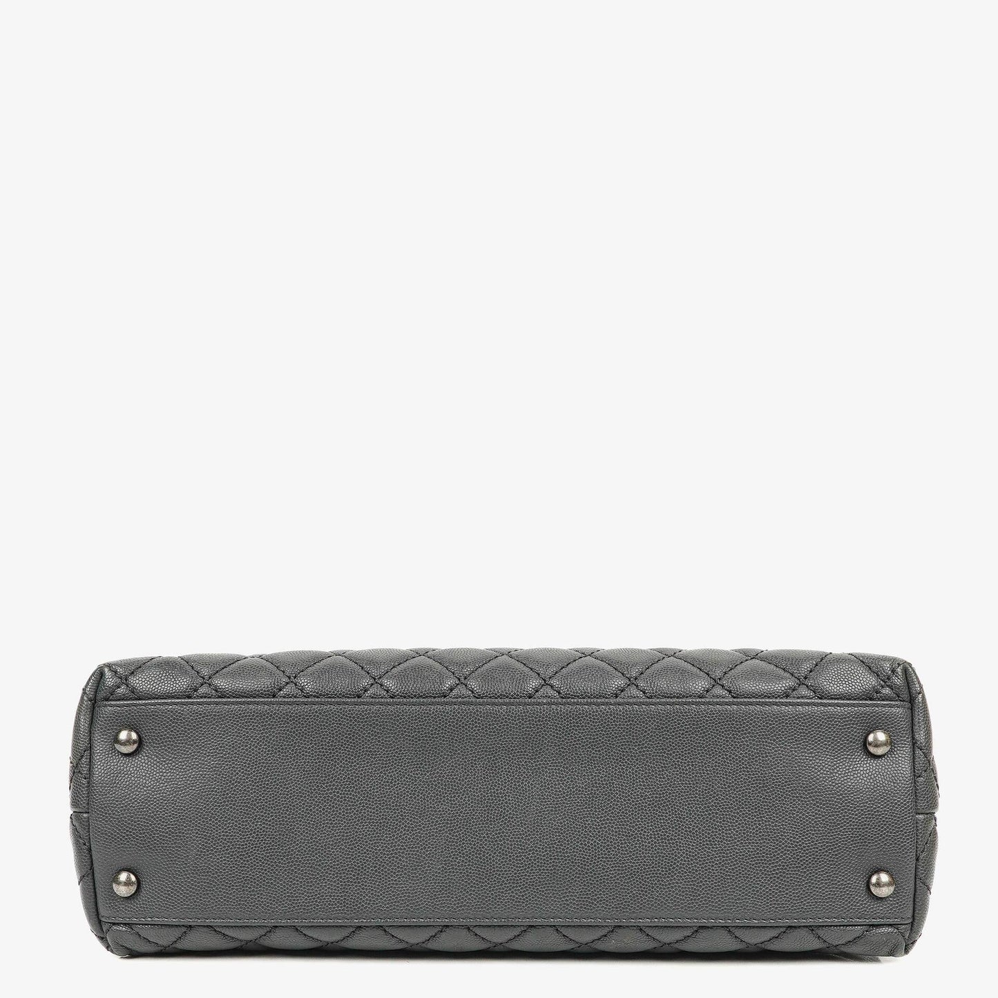 Chanel Medium Coco Handle Henkeltasche aus grauem gestepptem Caviar Leder