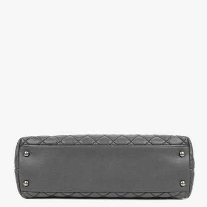 Chanel Medium Coco Handle Henkeltasche aus grauem gestepptem Caviar Leder