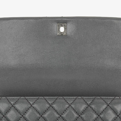 Chanel Medium Coco Handle Henkeltasche aus grauem gestepptem Caviar Leder