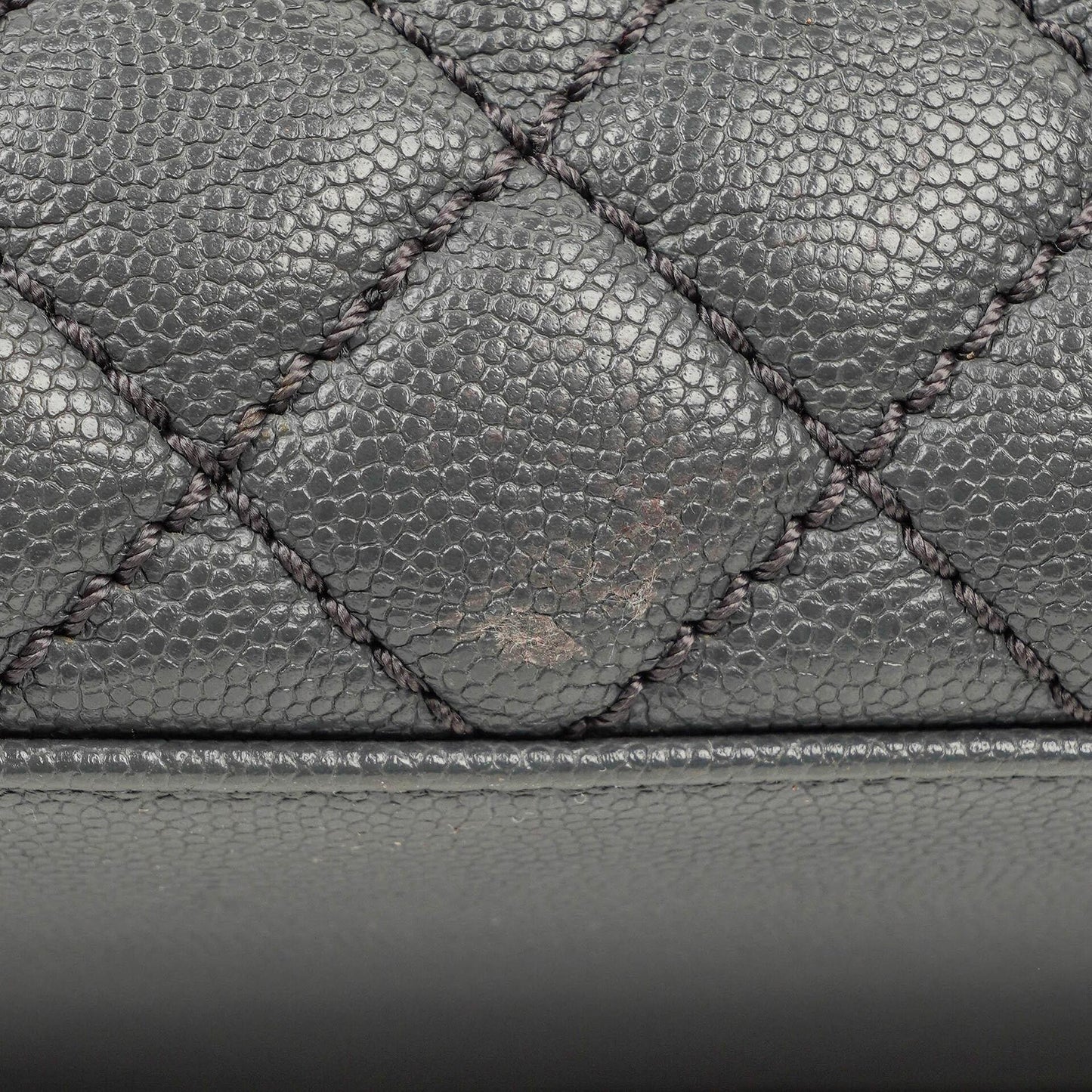 Chanel Medium Coco Handle Henkeltasche aus grauem gestepptem Caviar Leder