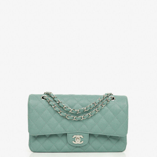 Chanel Medium Double Flap Tasche aus gestepptem Kaviarleder mit silberfarbenen Beschlägen