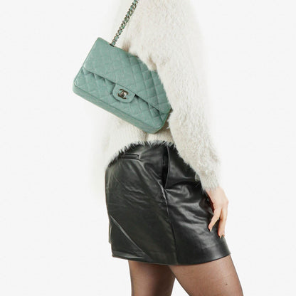 Chanel Medium Double Flap Tasche aus gestepptem Kaviarleder mit silberfarbenen Beschlägen