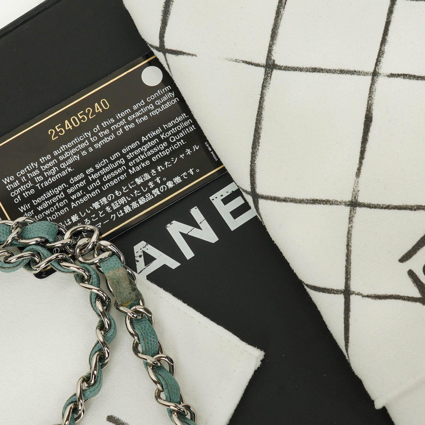 Chanel Medium Double Flap Tasche aus gestepptem Kaviarleder mit silberfarbenen Beschlägen