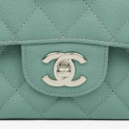 Chanel Medium Double Flap Tasche aus gestepptem Kaviarleder mit silberfarbenen Beschlägen