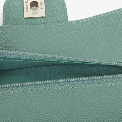 Chanel Medium Double Flap Tasche aus gestepptem Kaviarleder mit silberfarbenen Beschlägen