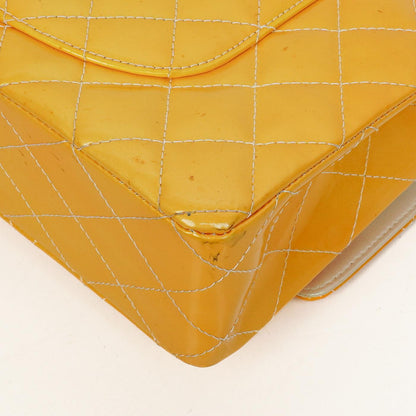 Chanel Mittelgroße Doppelklappe Tasche Gestepptes Lackleder mit silberfarbenen Beschlägen