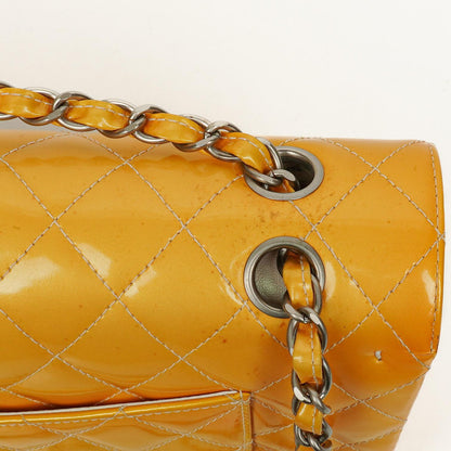Chanel Mittelgroße Doppelklappe Tasche Gestepptes Lackleder mit silberfarbenen Beschlägen
