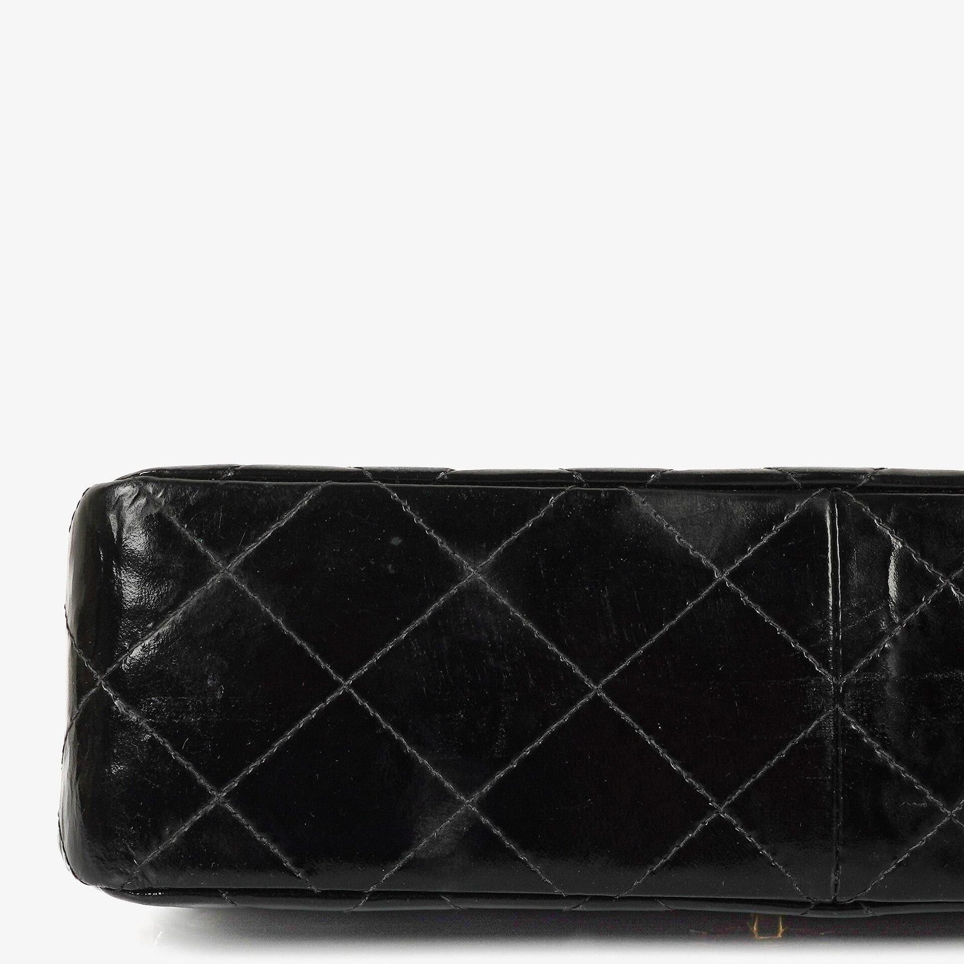 Chanel Mittelgroße Doppelseitige Klappentasche Schwarz Stepp Lackleder 24K Vergoldete Beschläge