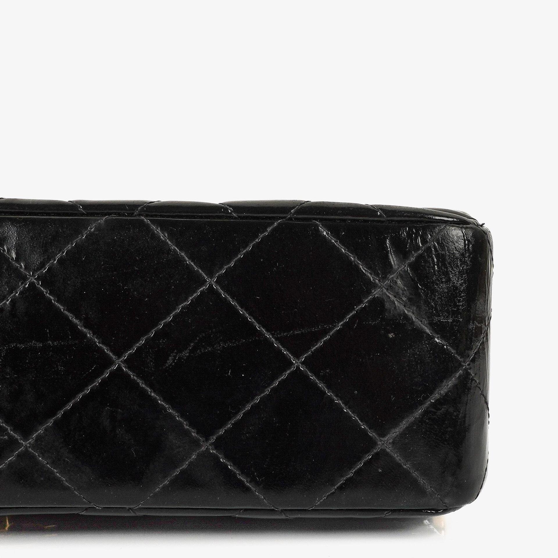Chanel Mittelgroße Doppelseitige Klappentasche Schwarz Stepp Lackleder 24K Vergoldete Beschläge