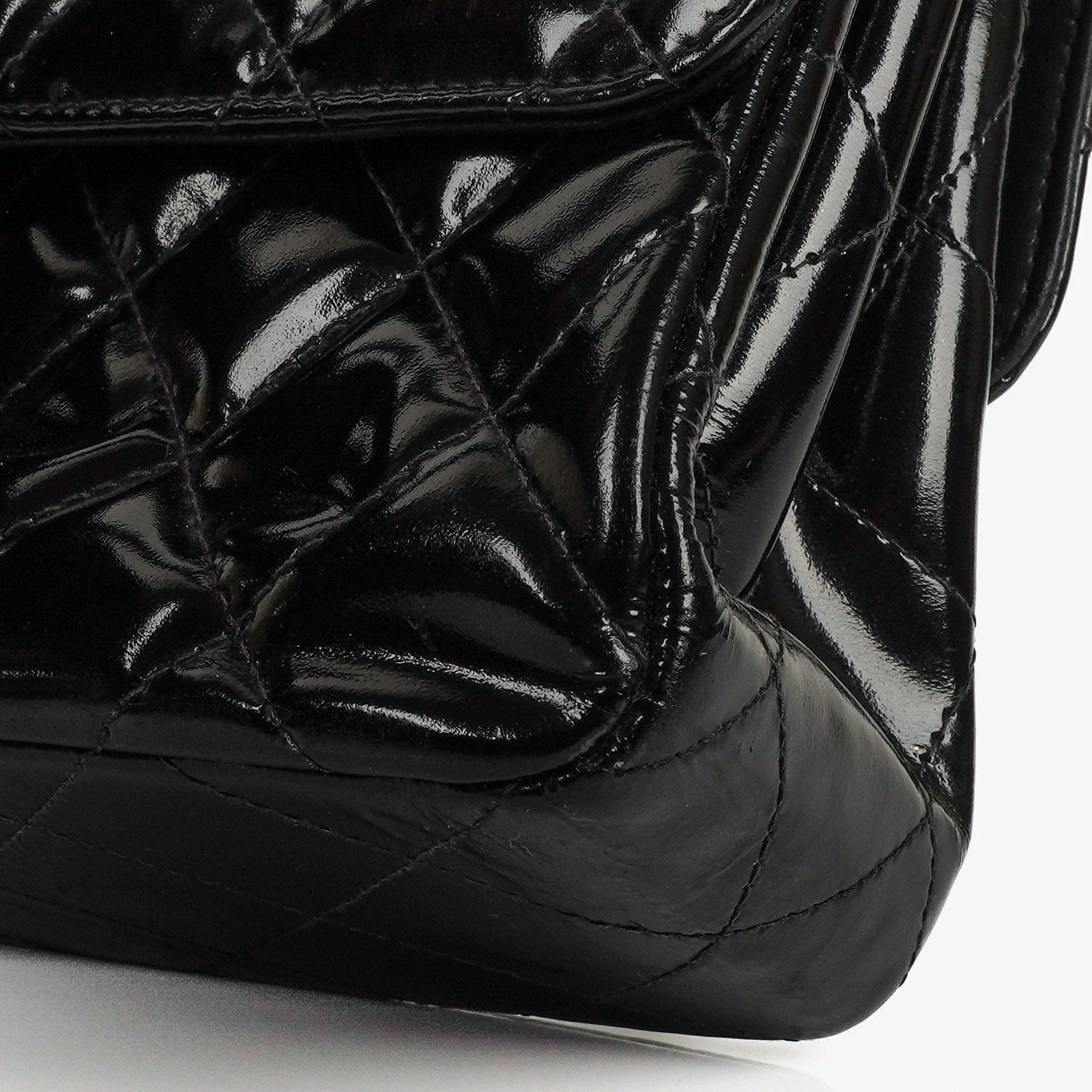 Chanel Mittelgroße Doppelseitige Klappentasche Schwarz Stepp Lackleder 24K Vergoldete Beschläge