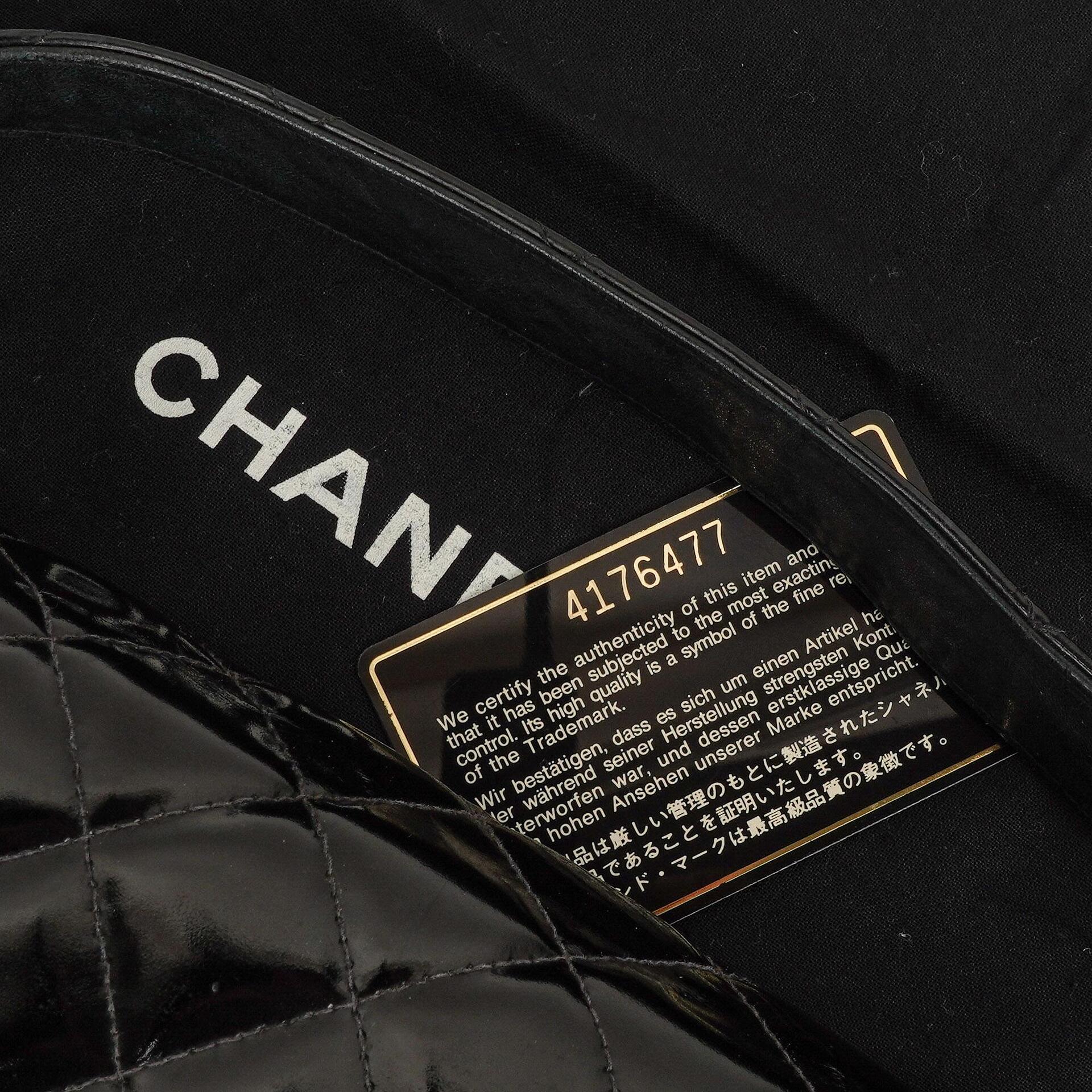 Chanel Mittelgroße Doppelseitige Klappentasche Schwarz Stepp Lackleder 24K Vergoldete Beschläge