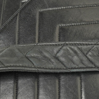 Chanel Medium Flap Tasche aus schwarzem Chevron-Lammleder mit 24K vergoldeten Beschlägen