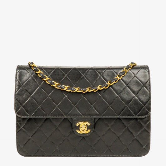 Chanel Medium Single Flap Bag aus schwarzem gestepptem Lammleder mit goldfarbenen Beschlägen