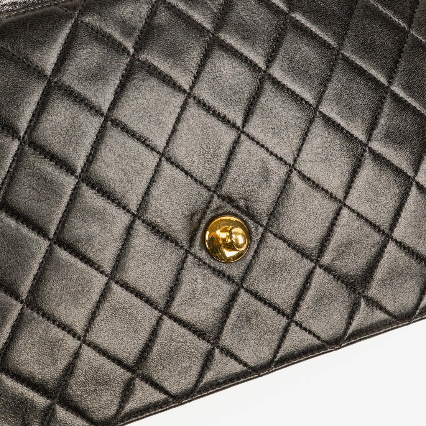 Chanel Medium Single Flap Bag aus schwarzem gestepptem Lammleder mit goldfarbenen Beschlägen