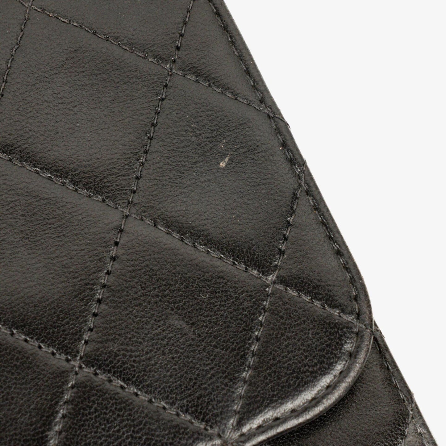 Chanel Medium Single Flap Bag aus schwarzem gestepptem Lammleder mit goldfarbenen Beschlägen