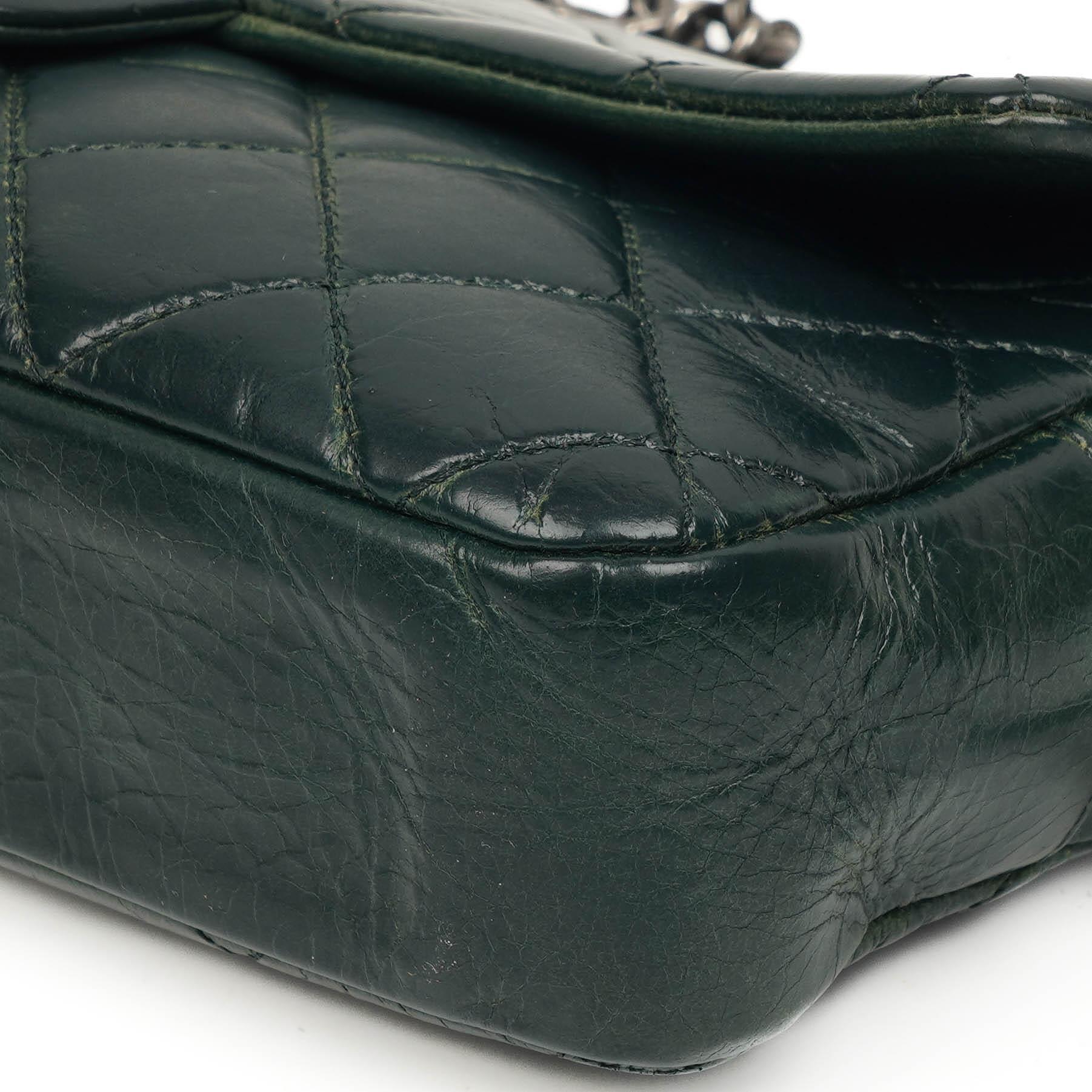 Chanel Medium Single Flap Bag Due Farbe Grün Gequiltetes Glänzendes Kalbsleder Ruthenium-Beschläge
