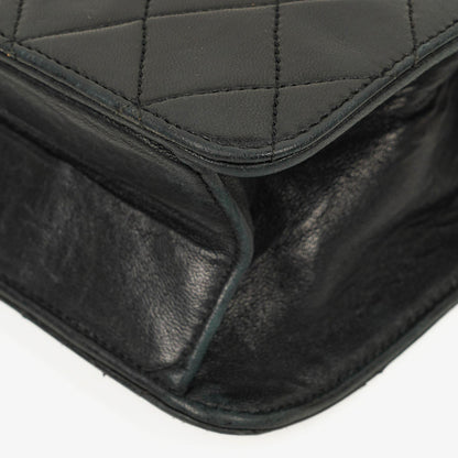 Chanel Medium Classic Single Flap Bag aus schwarzem gestepptem Lammleder mit 24K vergoldeter Hardware