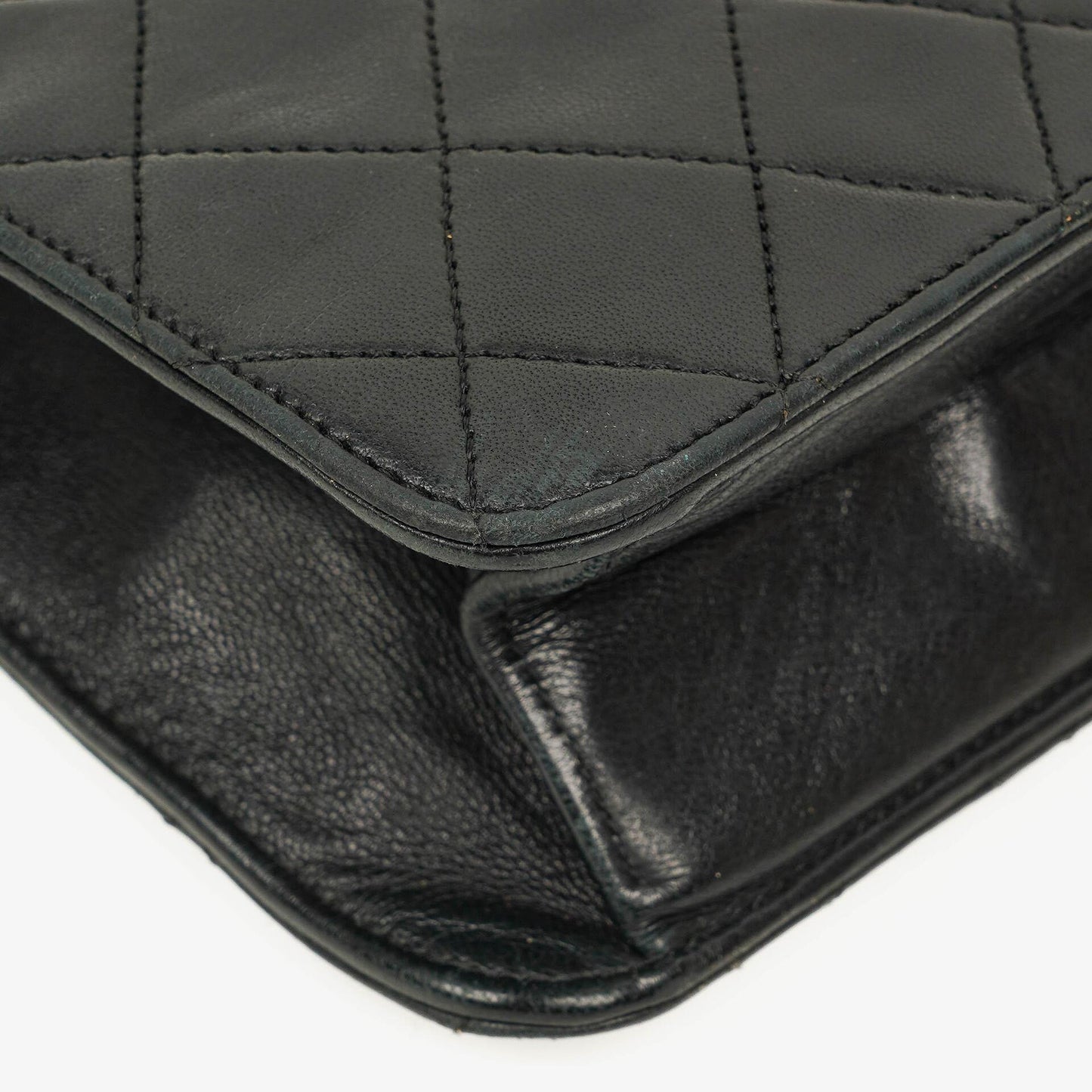Chanel Medium Classic Single Flap Bag aus schwarzem gestepptem Lammleder mit 24K vergoldeter Hardware