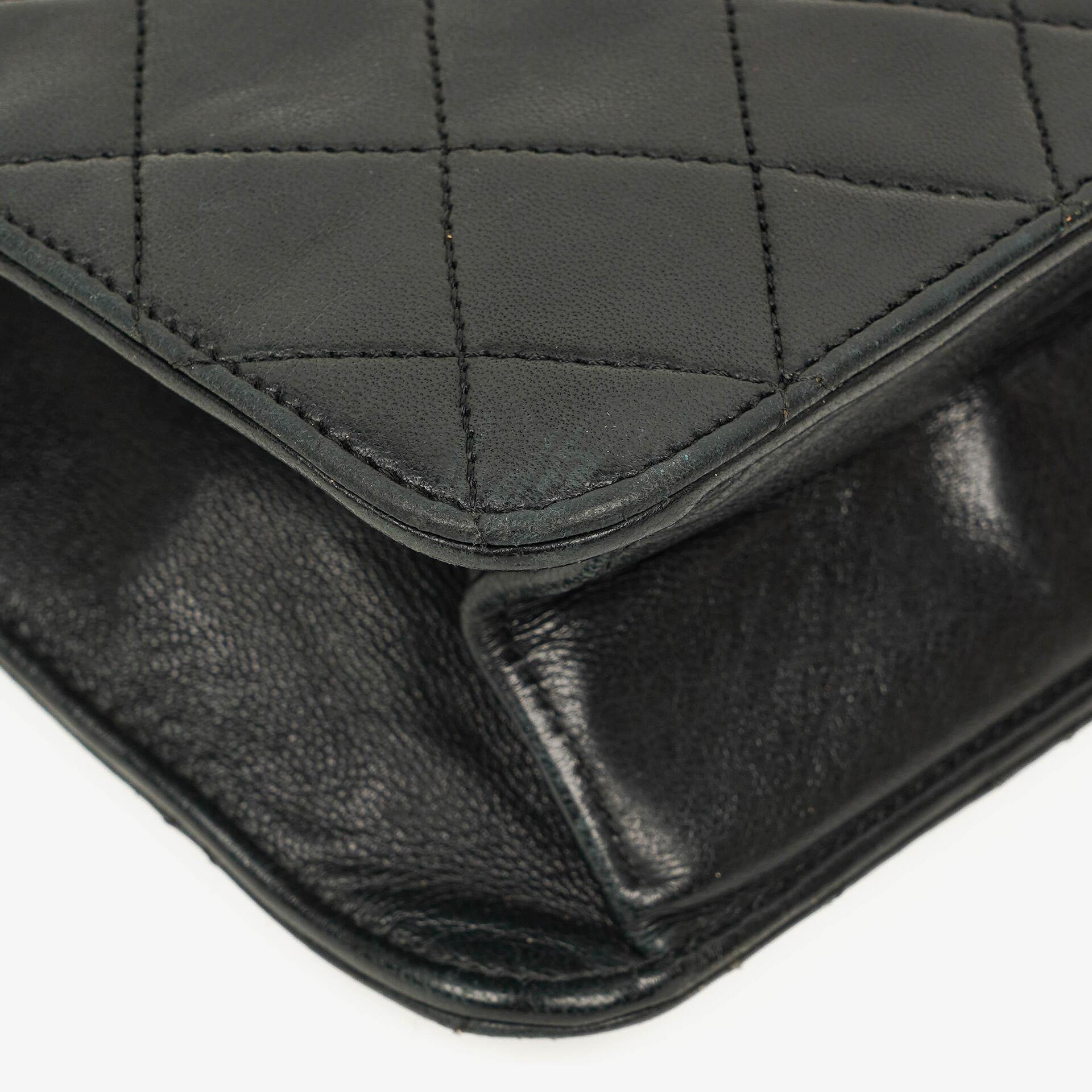 Chanel Medium Classic Single Flap Bag aus schwarzem gestepptem Lammleder mit 24K vergoldeter Hardware